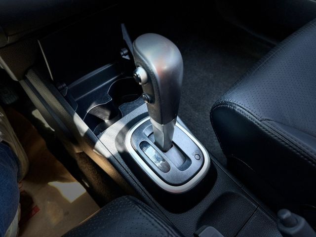 2012 日產 TIIDA 五門 白色 1.8L 認證車 里程保證 實車實價 倒車顯影 恆溫空調 定速巡航  第8張相片