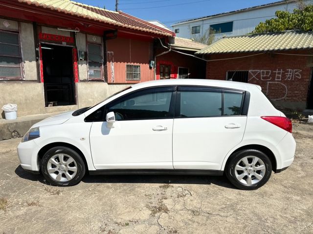 2012 日產 TIIDA 五門 白色 1.8L 認證車 里程保證 實車實價 倒車顯影 恆溫空調 定速巡航  第15張相片