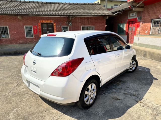 2012 日產 TIIDA 五門 白色 1.8L 認證車 里程保證 實車實價 倒車顯影 恆溫空調 定速巡航  第18張相片