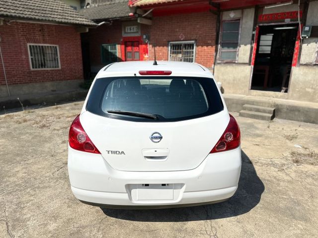 2012 日產 TIIDA 五門 白色 1.8L 認證車 里程保證 實車實價 倒車顯影 恆溫空調 定速巡航  第20張相片