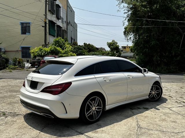 17年 CLA 250 Shooting Brake 原鈑件 全景天窗  電動尾門 里程10萬 實車在店 歡迎試乘  第2張相片