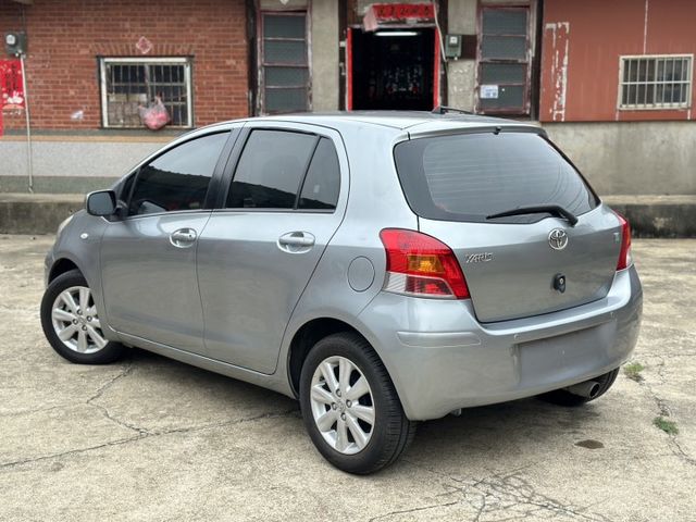 2010 豐田 YARIS G版 灰色 1.5 里程保證 實車實價 好車推薦 恆溫空調 大螢幕 倒車雷達 電動後視鏡  第15張相片