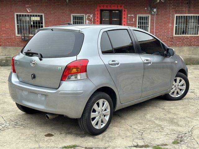 2010 豐田 YARIS G版 灰色 1.5 里程保證 實車實價 好車推薦 恆溫空調 大螢幕 倒車雷達 電動後視鏡  第16張相片