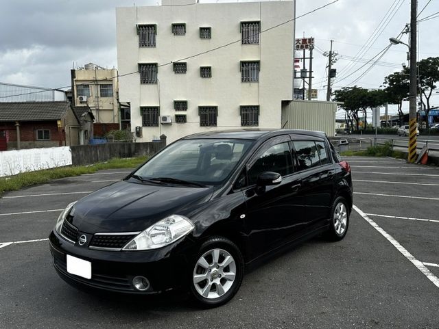 2010 日產 TIIDA 黑色 1.8 五門掀背車 里程保證 好車推薦 恆溫空調 電折後視鏡 多功能方向盤  第1張相片