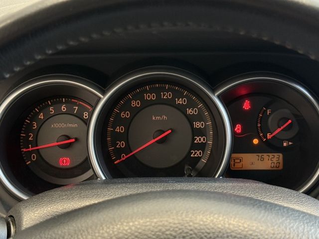 2010 TIIDA  里程僅7萬 原鈑件 有I-KEY 定速 有保固 實車實價 可貸款 歡迎試乘  第8張相片