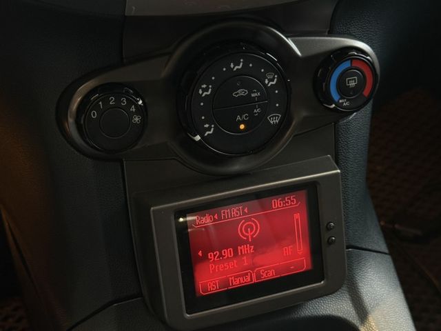 2013 福特 FIESTA 飛仕達 黑色 1.6 認證車 里程保證 實車實價 好車推薦  第15張相片