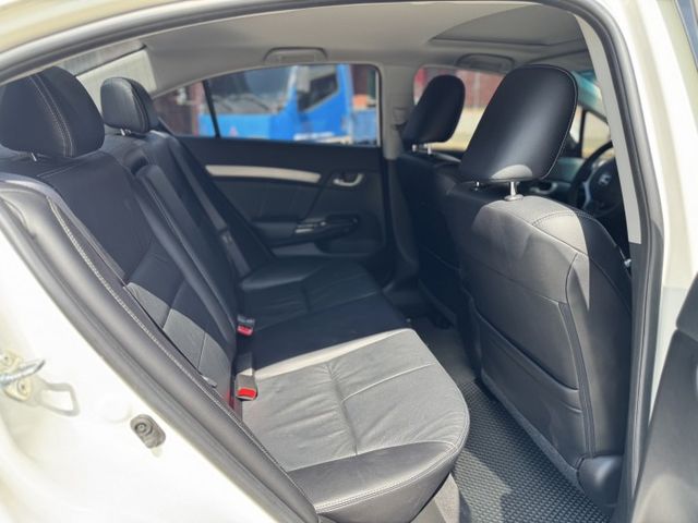 2014 本田 CIVIC 白色 1.8L 天窗 定速巡航 多功能方向盤 倒車顯影 里程保證 實車實價 歡迎試乘  第14張相片