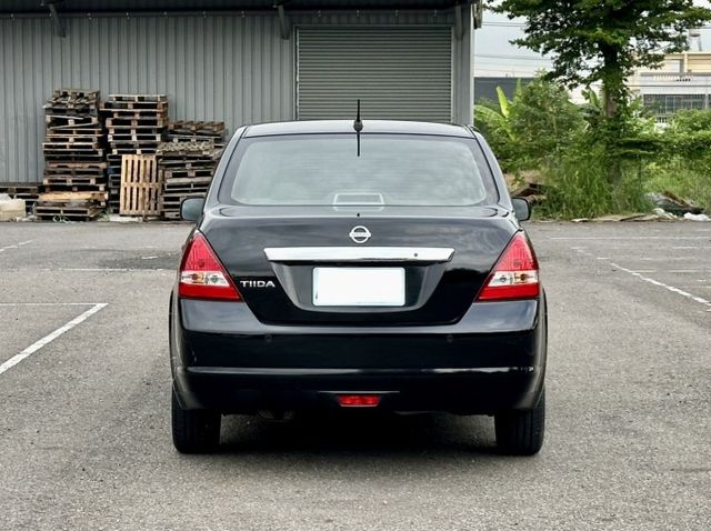 2014 日產 Tiida 黑色 1.6 四門 傳奇版 認證車 里程保證 實車實價 好車推薦  第14張相片