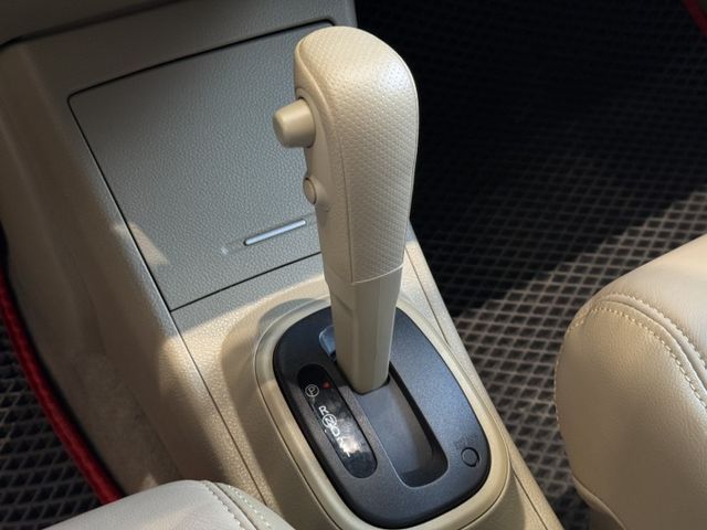 2014 日產 Tiida 黑色 1.6 四門 傳奇版 認證車 里程保證 實車實價 好車推薦  第15張相片