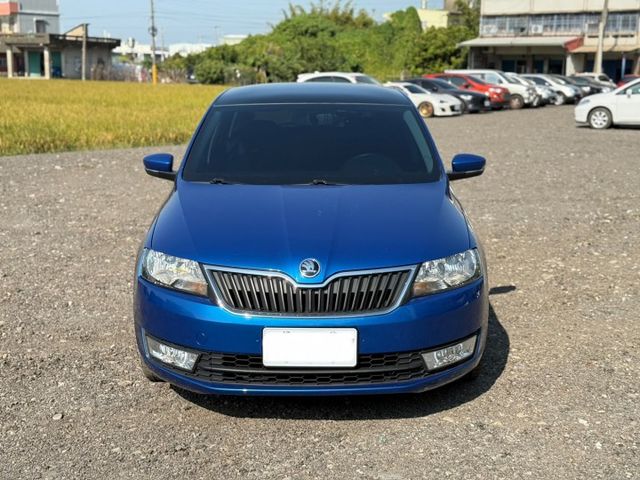 2017年型式 SKODA RAPID Spaceback 藍色 柴油1.4 認證車 里程保證 天窗 定速巡航 感應頭燈  第2張相片