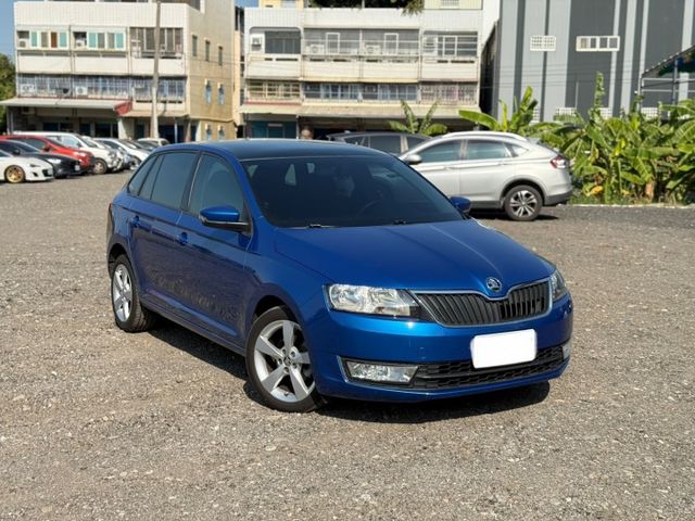 2017年型式 SKODA RAPID Spaceback 藍色 柴油1.4 認證車 里程保證 天窗 定速巡航 感應頭燈  第3張相片