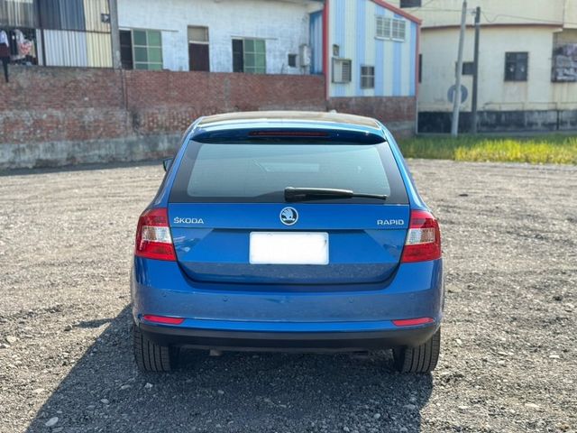 2017年型式 SKODA RAPID Spaceback 藍色 柴油1.4 認證車 里程保證 天窗 定速巡航 感應頭燈  第5張相片