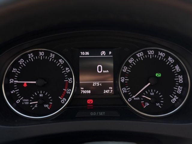 2017年型式 SKODA RAPID Spaceback 藍色 柴油1.4 認證車 里程保證 天窗 定速巡航 感應頭燈  第8張相片