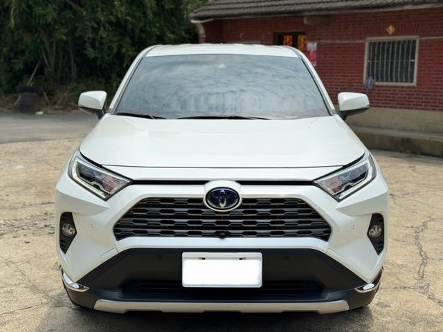 20出廠 RAV-4 油電旗艦版  原鈑件 有環景、電尾門、盲點 實車在店 可全額貸 歡迎試乘  第2張相片