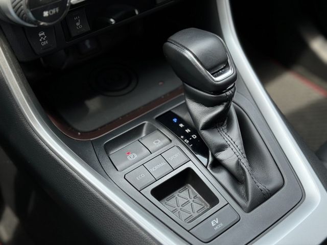 20出廠 RAV-4 油電旗艦版  原鈑件 有環景、電尾門、盲點 實車在店 可全額貸 歡迎試乘  第19張相片