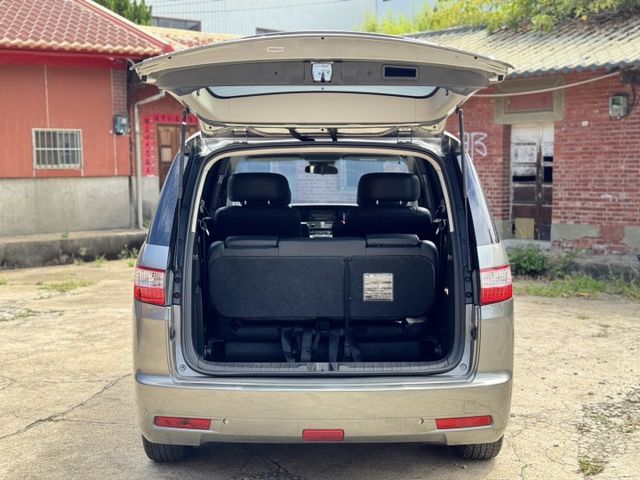 12年出廠 M7  七人座  一年兩萬公里保固  實車在店 可全額貸款 實車在店 歡迎試乘  第7張相片