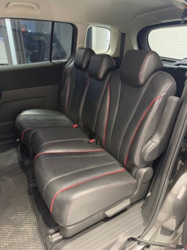 2015年出廠 尊爵版 里程12萬 非泡水車 實車在店 可貸款 歡迎試乘  第9張相片