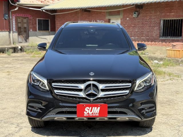 2018出廠 GLC300 4MATIC 原鈑件 全景天窗 盲點 一年兩萬公里保固  實車在店 歡迎試乘  第2張相片