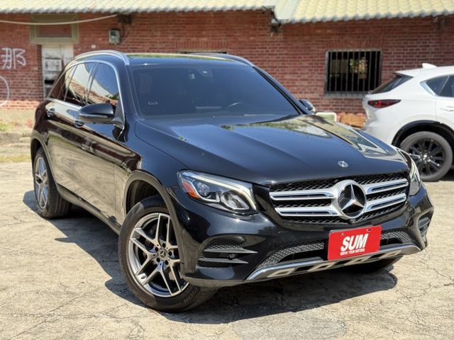 2018出廠 GLC300 4MATIC 原鈑件 全景天窗 盲點 一年兩萬公里保固  實車在店 歡迎試乘  第3張相片