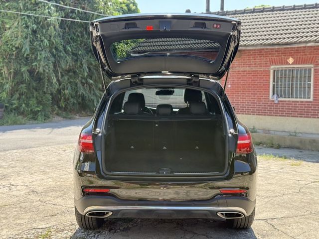 2018出廠 GLC300 4MATIC 原鈑件 全景天窗 盲點 一年兩萬公里保固  實車在店 歡迎試乘  第7張相片