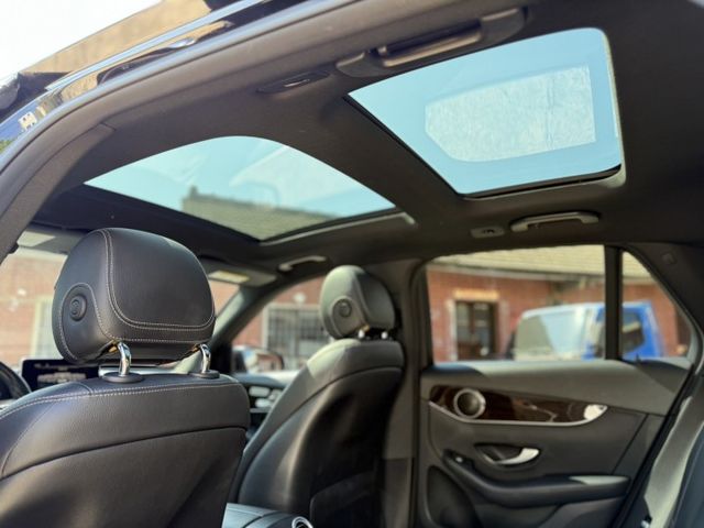 2018出廠 GLC300 4MATIC 原鈑件 全景天窗 盲點 一年兩萬公里保固  實車在店 歡迎試乘  第15張相片