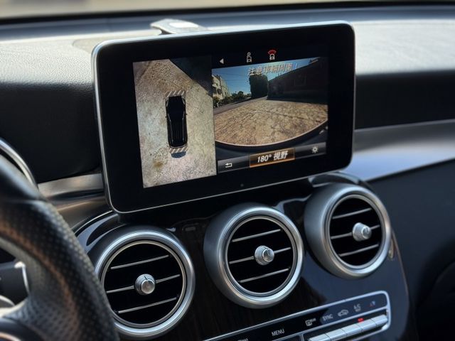 2018出廠 GLC300 4MATIC 原鈑件 全景天窗 盲點 一年兩萬公里保固  實車在店 歡迎試乘  第16張相片