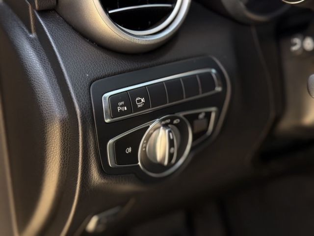 2018出廠 GLC300 4MATIC 原鈑件 全景天窗 盲點 一年兩萬公里保固  實車在店 歡迎試乘  第17張相片