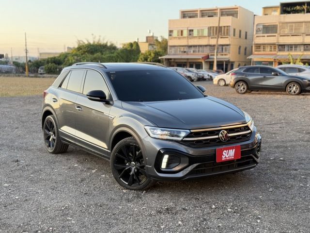 2022出廠 330TSI R-LINE 原鈑件 全景天窗 里程保證 實車在店 歡迎試乘  第3張相片