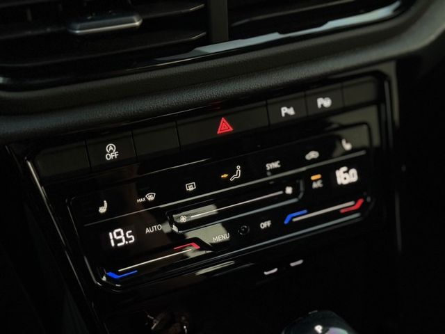 2022出廠 330TSI R-LINE 原鈑件 全景天窗 里程保證 實車在店 歡迎試乘  第18張相片
