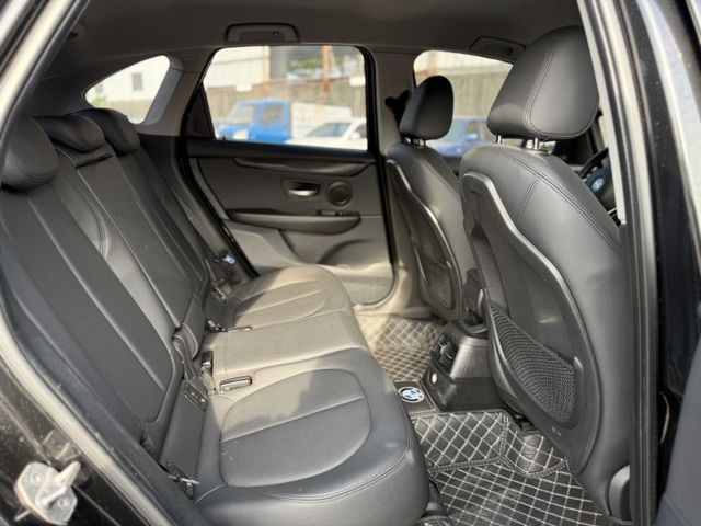 2015年出廠 218I AT 原鈑件 里程保證 實車實價 可貸款 歡迎試乘  第14張相片