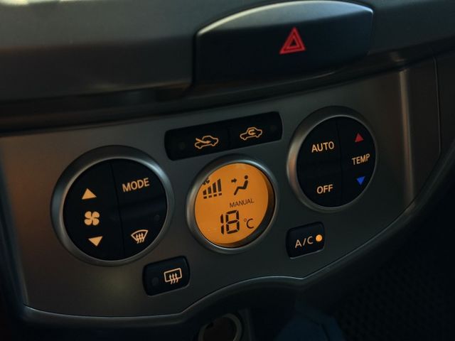 2013年出廠 七人座LIVINA 低里程僅跑6萬 原鈑件 實車實價 歡迎試乘  第18張相片