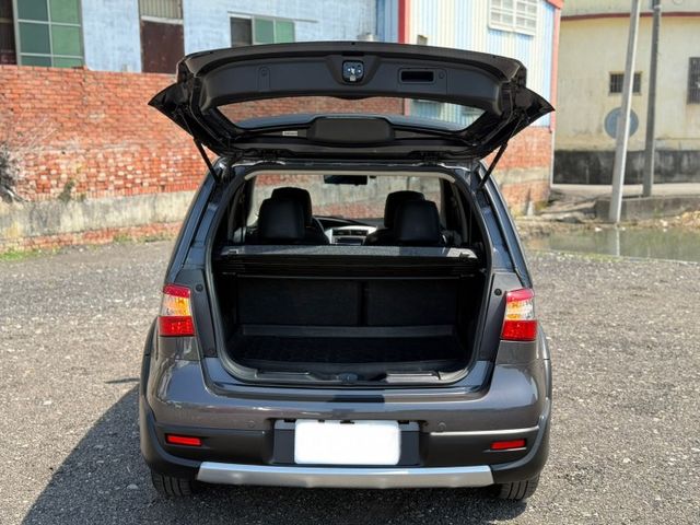 2015年出廠 LIVINA 旗艦版 I-KEY 恆溫 里程保證 原鈑件 實車實價 可貸款 歡迎試乘  第7張相片