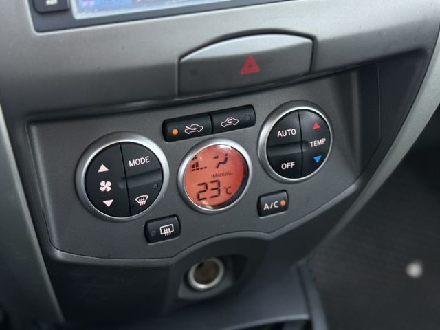 2015年出廠 LIVINA 旗艦版 I-KEY 恆溫 里程保證 原鈑件 實車實價 可貸款 歡迎試乘  第18張相片