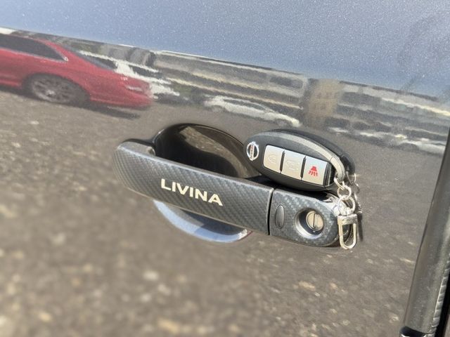 2015年出廠 LIVINA 旗艦版 I-KEY 恆溫 里程保證 原鈑件 實車實價 可貸款 歡迎試乘  第19張相片