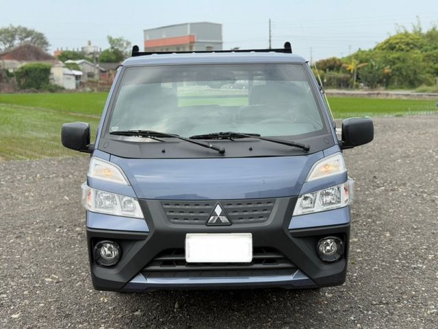 2021出廠 得利卡貨車 自排 有定速 里程7萬 原鈑件 實車在店 歡迎試乘  第2張相片