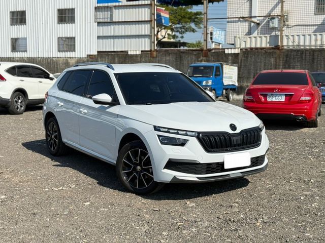 2023出廠 1.0豪華動能版  里程2萬 原鈑件 原廠保固到2027年 實車在店 歡迎試乘  第1張相片