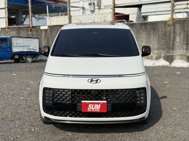 2023年 CEO-B規 雙天窗 電動門 四座通風加熱椅 環景 實車實價 歡迎試乘  第2張相片