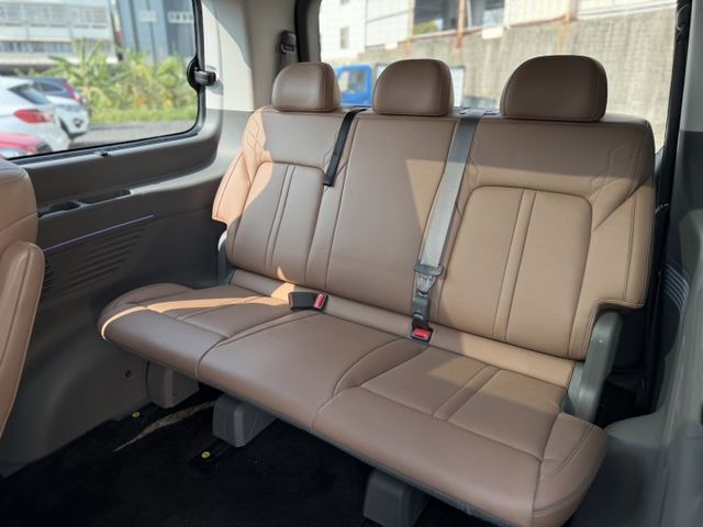 2023年 CEO-B規 雙天窗 電動門 四座通風加熱椅 環景 實車實價 歡迎試乘  第15張相片