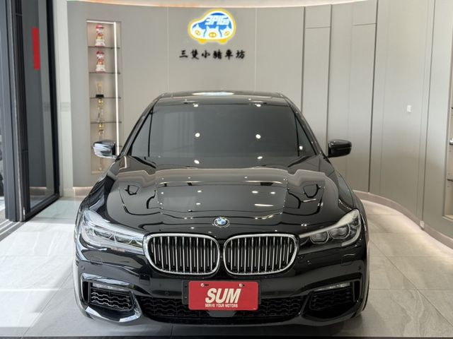 2015年 740LI 長軸版 原鈑件 里程10萬 M版 後座娛樂系統 HK音響 天窗  實車實價 歡迎試乘  第1張相片