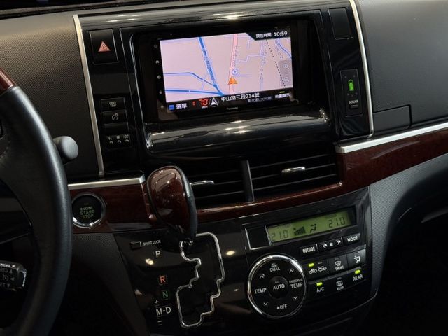 2013出廠 PREVIA 2.4豪華版 里程僅5萬 雙電滑門 電尾門 雙天窗 實車實價 可貸款 歡迎試乘  第18張相片