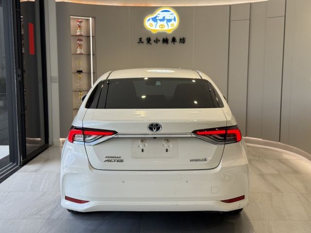 2020出廠 油電ALTIS 尊爵版 ACC跟車 盲點偵測 數位儀表 里程保證 認證車 實車實價 歡迎試乘  第2張相片
