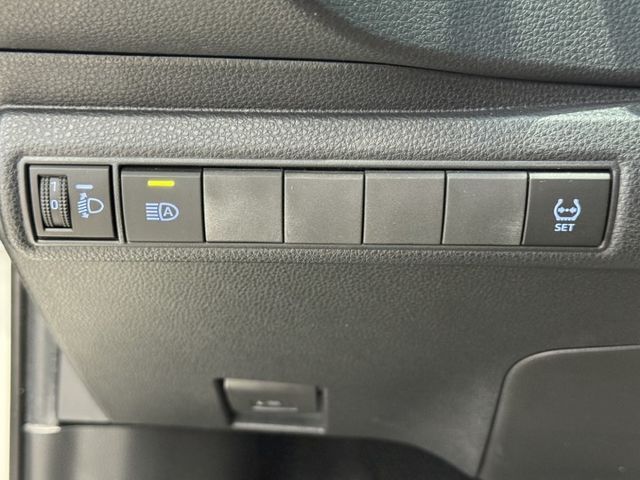 2020出廠 油電ALTIS 尊爵版 ACC跟車 盲點偵測 數位儀表 里程保證 認證車 實車實價 歡迎試乘  第15張相片