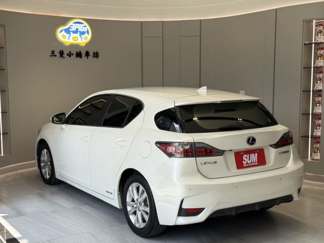 2016式 CT200H 豪華版 有螢幕  里程僅8萬 原鈑件 認證車 歡迎搶先預訂  第5張相片