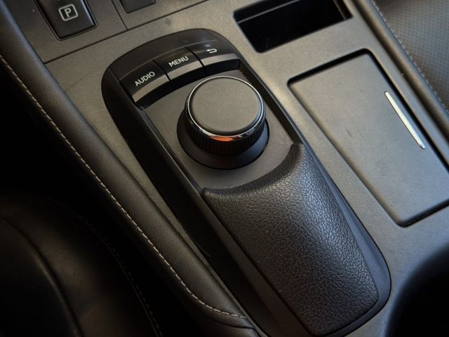 2016式 CT200H 豪華版 有螢幕  里程僅8萬 原鈑件 認證車 歡迎搶先預訂  第19張相片