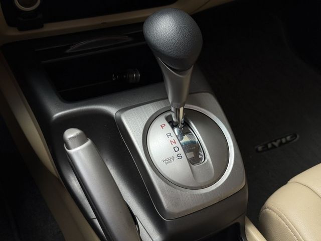 2006年出廠 CIVIC 里程僅跑9萬 認證車有天窗 實車實價 歡迎預約賞車 可貸款  第13張相片