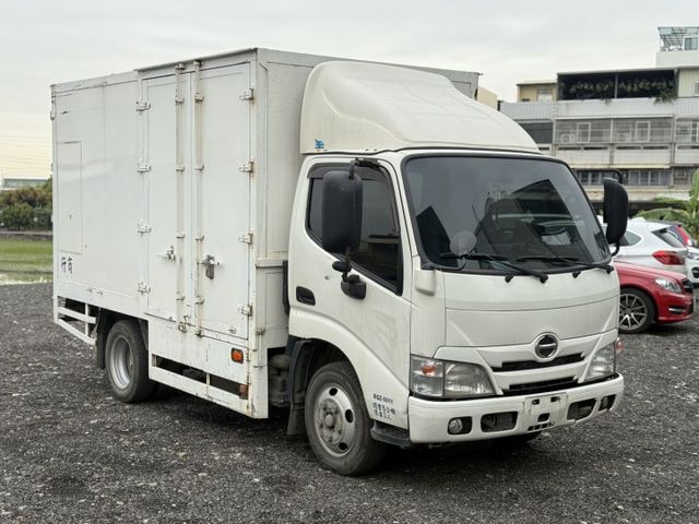 2021出廠 HINO300 廂式 低里程僅跑8萬 原鈑件 5頓載重 實車在店 歡迎試乘  第4張相片