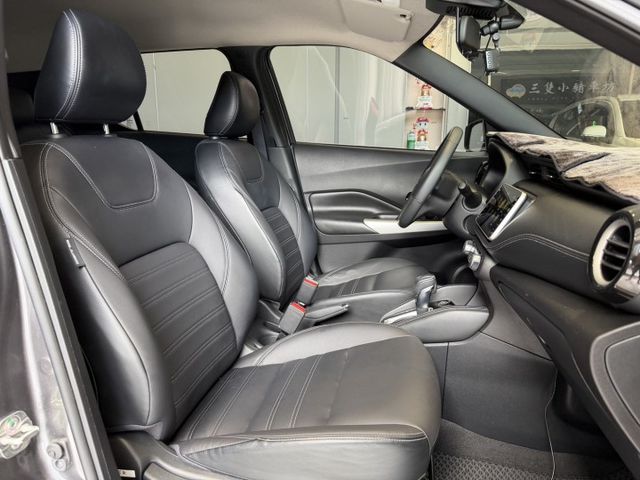 2020出廠 智型旗艦版 里程3萬公里 原鈑件 免鑰匙 防碰撞煞停 環景 CARPLAY 實車實價 歡迎試乘  第12張相片