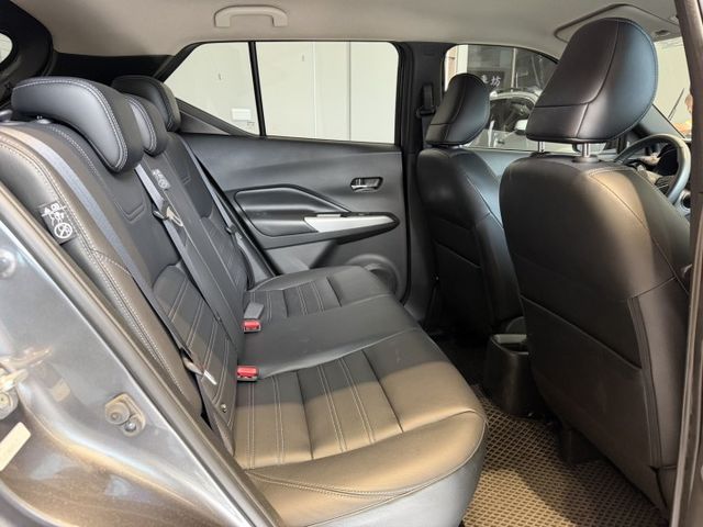 2020出廠 智型旗艦版 里程3萬公里 原鈑件 免鑰匙 防碰撞煞停 環景 CARPLAY 實車實價 歡迎試乘  第14張相片