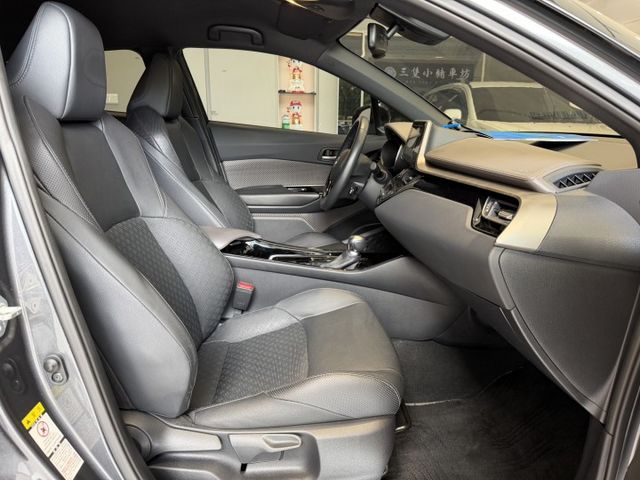 2020年出廠 豪華版 超低稅金 省油小鋼炮 有跟車系統 實車實價 歡迎試乘  第12張相片