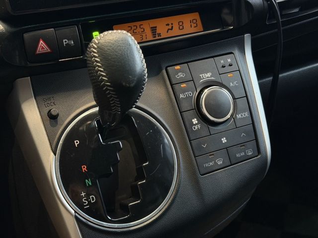 2010年出廠 頂配 有電動椅 免鑰匙 安卓機 里程保證 非計程車 實車實價 歡迎試乘  第18張相片